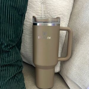 Stanley Beige Travel Mug with Handle 40oz